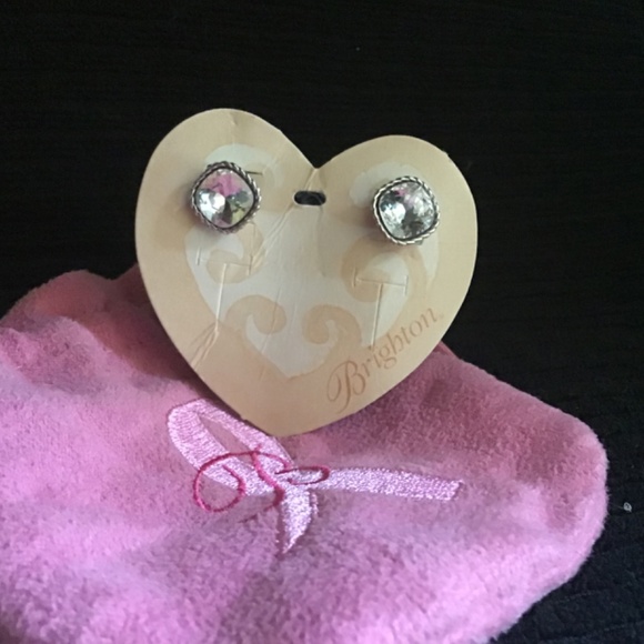 New Brighton stud earrings with clear crystal center - Picture 2 of 4